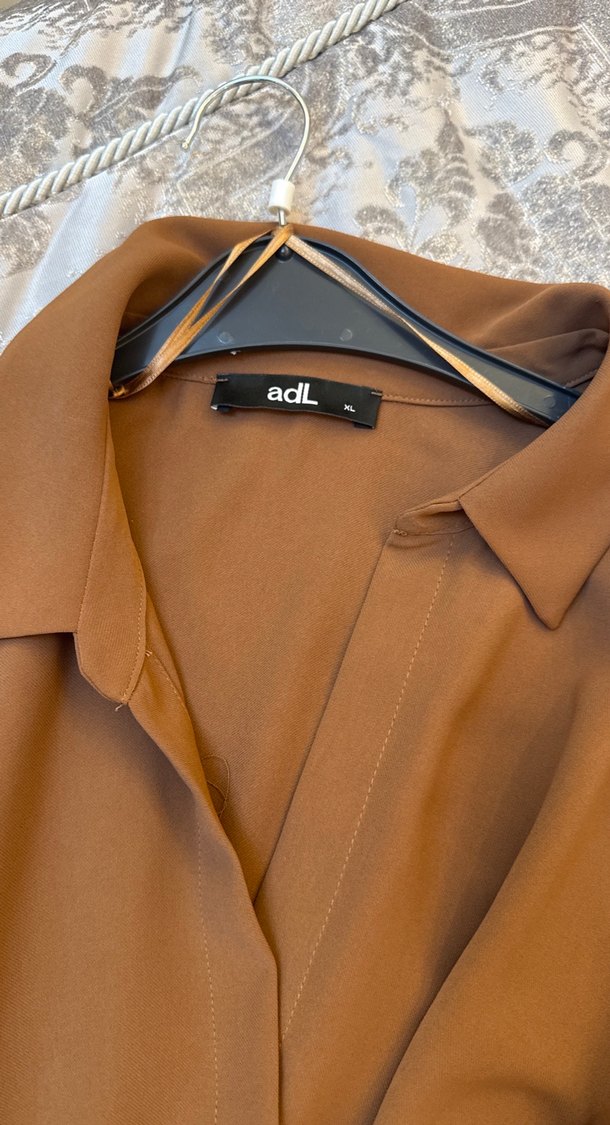 Bej Düğmeli Uzun Kollu Kadın Gömlek - Görsel 3