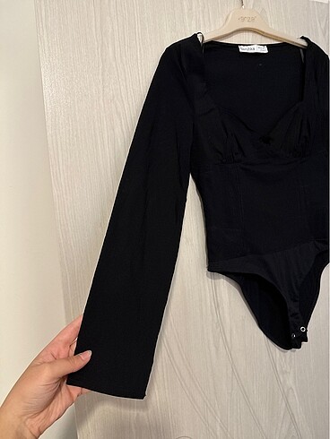 l Beden siyah Renk Bershka