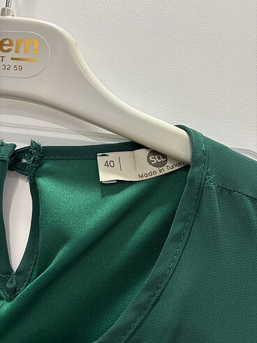 40 Beden Şifon zümrüt yeşili elbise