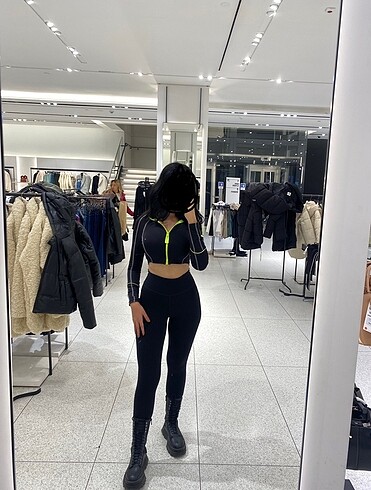 Zara Fermuarlı üst