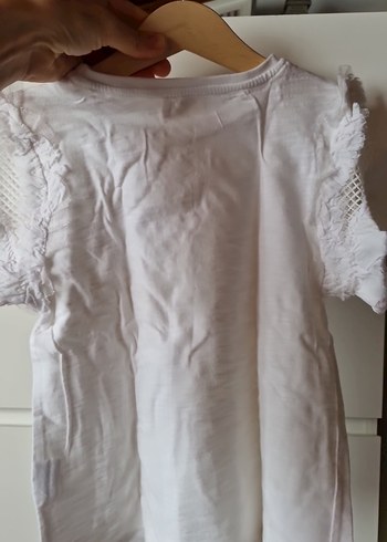 Koton beyaz kolları tul detaylı Tişört - Görsel 4
