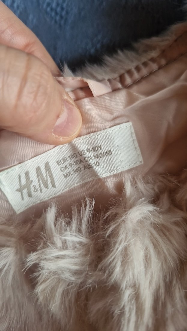 Kız Çocuk Pembe Kürklü Yelek - Görsel 3