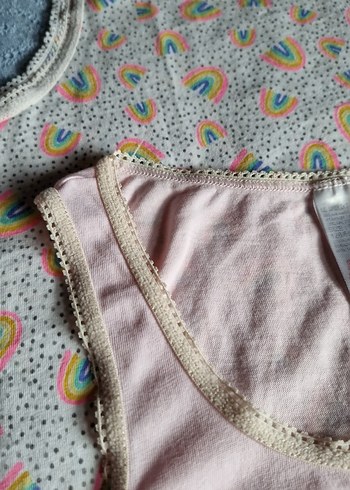 4 adet beyaz ve Renkli Çocuk Atletleri - Görsel 3