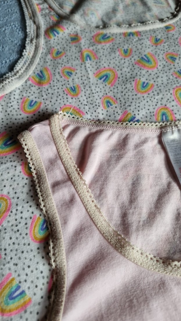 4 adet beyaz ve Renkli Çocuk Atletleri - Görsel 3