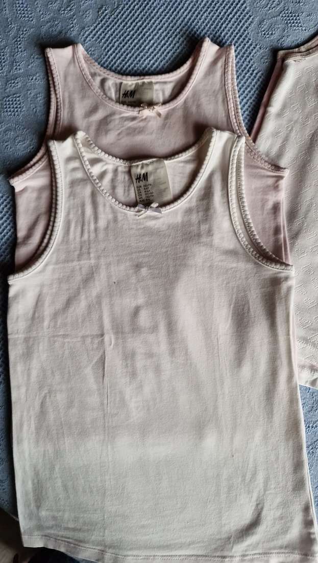 Beyaz ve pembe Renkli Çocuk Atletleri - Görsel 2