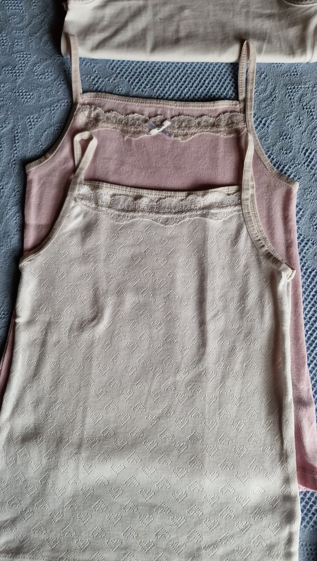 Beyaz ve pembe Renkli Çocuk Atletleri - Görsel 4