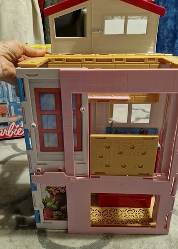 Barbie Aksesuarli Portatif Bebek Evi - Görsel 4