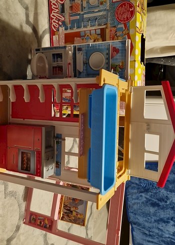 Barbie Aksesuarli Portatif Bebek Evi - Görsel 5