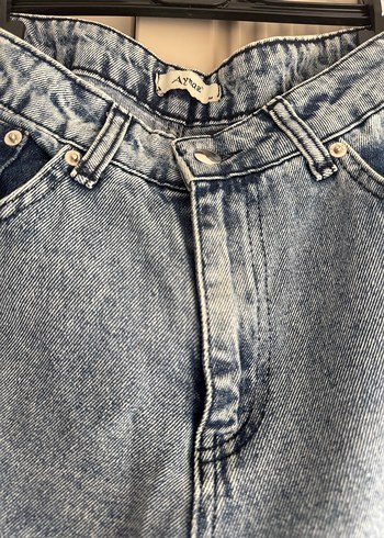 m Beden Düğmeli Geniş Paça Midi Kot Pantolon