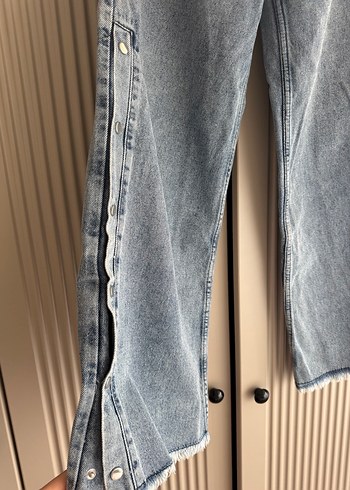 m Beden mavi Renk Düğmeli Geniş Paça Midi Kot Pantolon