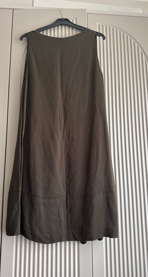 V Yaka Elbise - Görsel 3