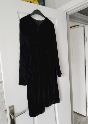 V Yaka Siyah Midi kadife Ofis Elbisesi - Görsel 4