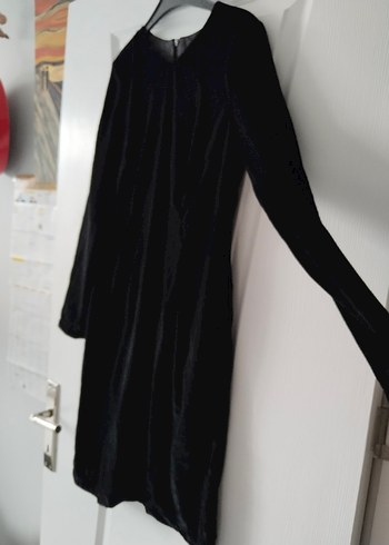 V Yaka Siyah Midi kadife Ofis Elbisesi - Görsel 3