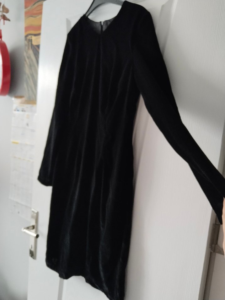 V Yaka Siyah Midi kadife Ofis Elbisesi - Görsel 3