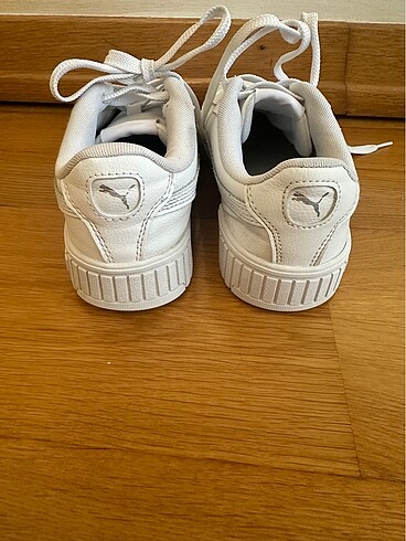 37 Beden beyaz Renk Puma spor