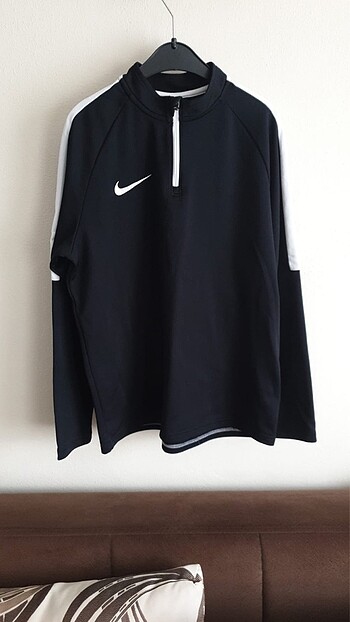 12-13 Yaş Beden Fermuar Detaylı Siyah Nike Bluz Erkek Çocuk