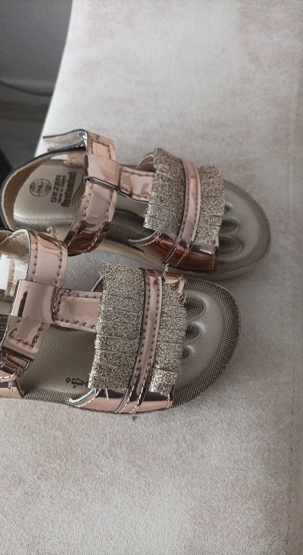 Kız Çocuk Metalik Tokalı Sandalet - Görsel 2