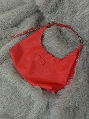 housebags kırmızı baget çanta