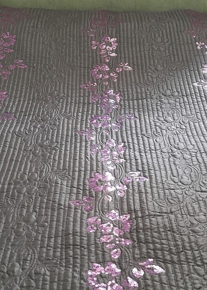 Saten pullu yatak örtüsü  - Görsel 3