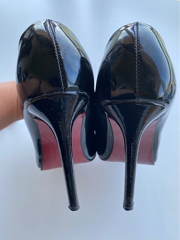 37 Beden siyah Renk Christian Louboutin