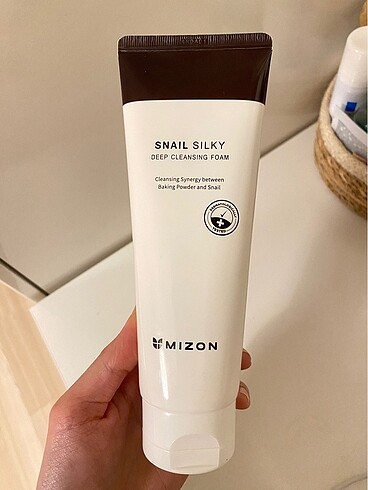 Mizon Snail Silky Deep Cleansing Foam