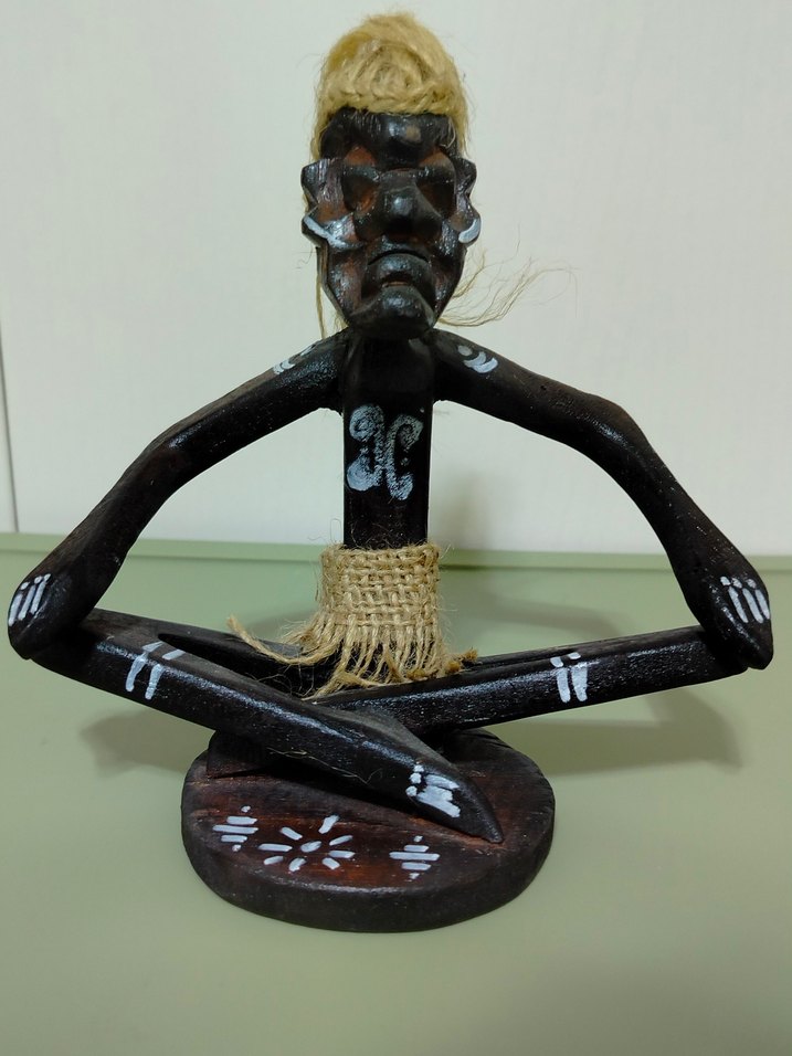 Saçlı Oturan Ahşap Figür - Görsel 2