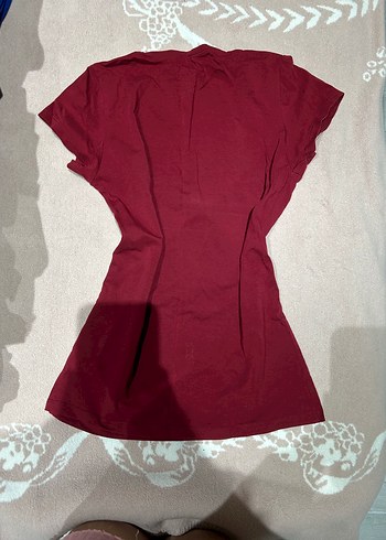 Bordo U Yakalı Kısa Kollu Kadın Tişört