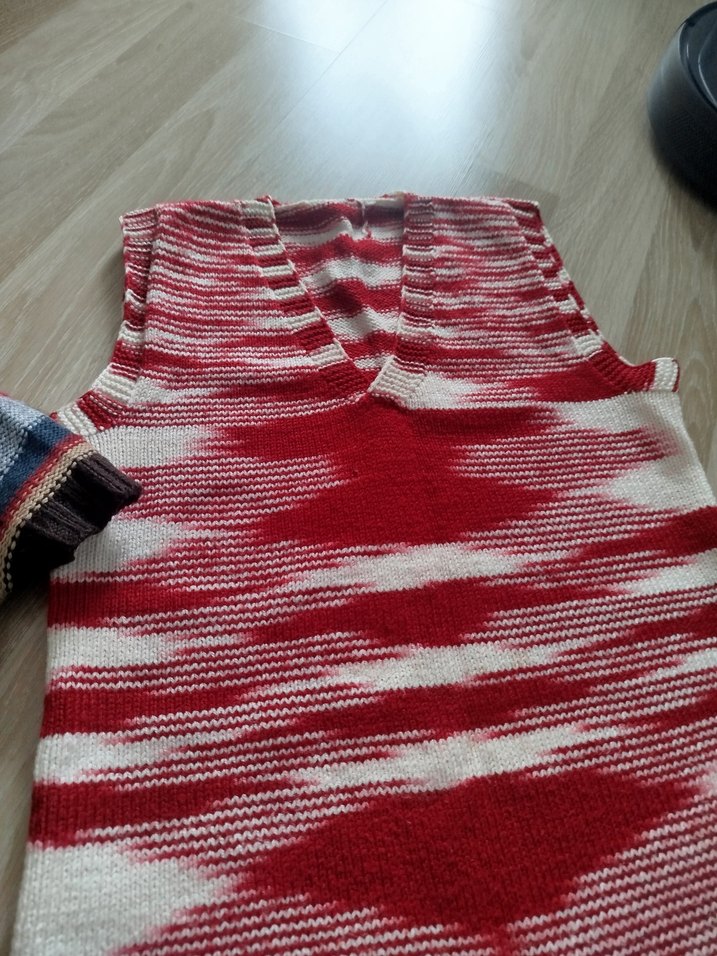 Çok Renkli Triko Hırkası Kapüşonlu - Görsel 2