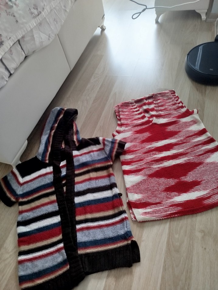 Çok Renkli Triko Hırkası Kapüşonlu - Görsel 4