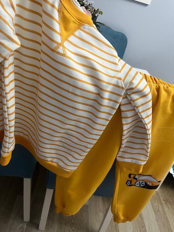 Erkek Bebek Sarı Çizgili Sweatshirt ve Pantolon - Görsel 2