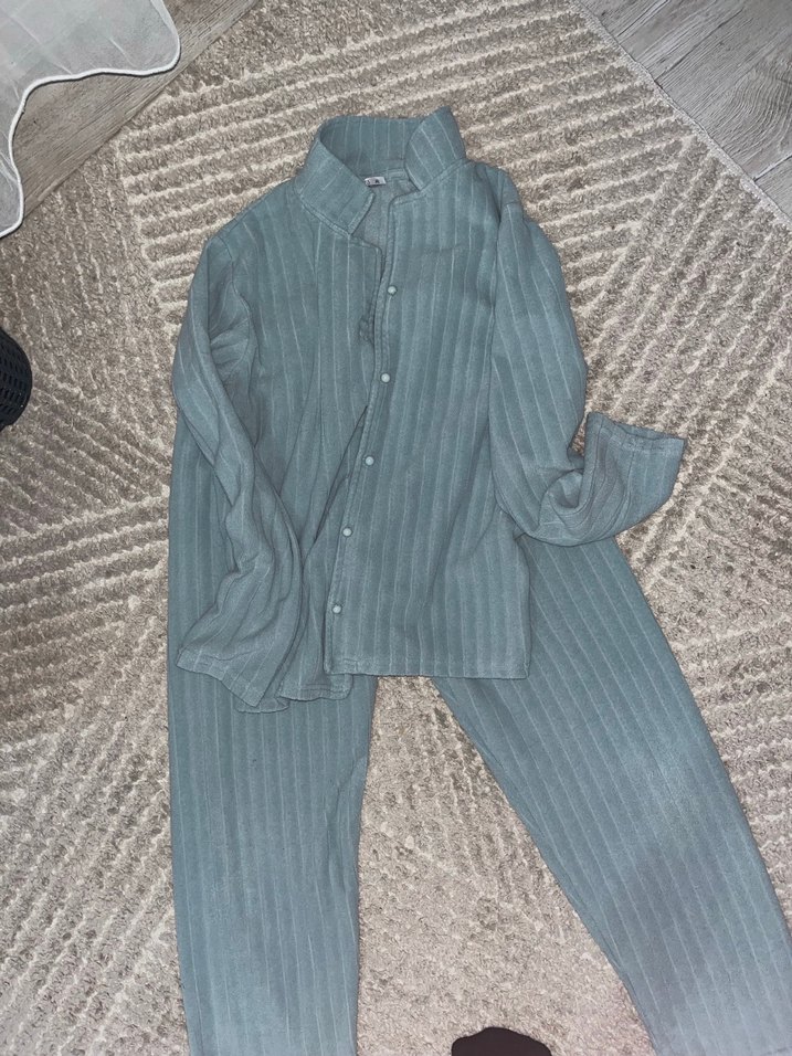 Mintyeşili Düğmeli Uzun Kollu Pijama Takımı - Görsel 2