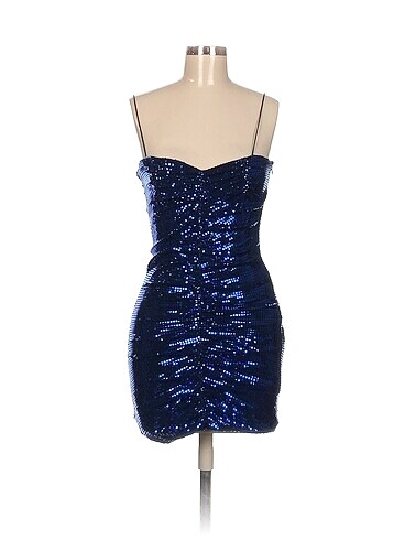 Zara Kısa Elbise %70 İndirimli.