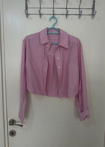 Bershka Düğmeli Pembe Çizgili Uzun Kollu Kadın Gömlek