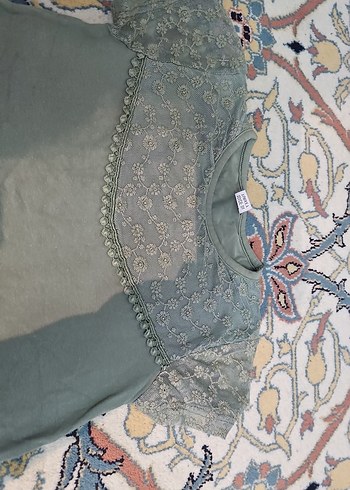 26.Kız Çocuk Gri Dantelli Üst ve Renkli Şort - Görsel 2