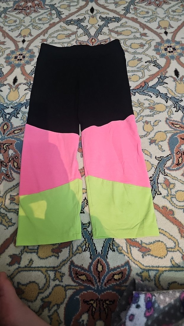 26.Kız Çocuk Gri Dantelli Üst ve Renkli Şort - Görsel 4