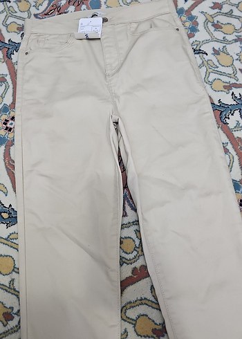 27.Bej Kadın Pamuklu Kemerli Kumaş Pantolon - Görsel 2