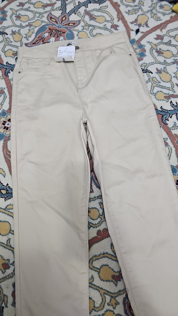 27.Bej Kadın Pamuklu Kemerli Kumaş Pantolon - Görsel 2