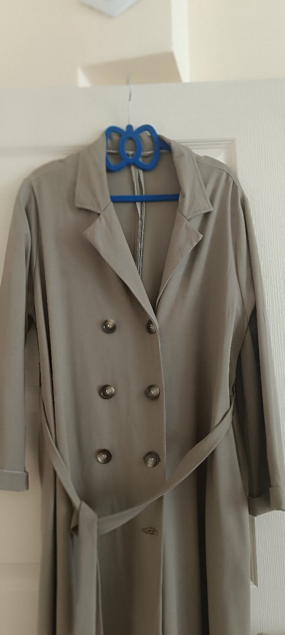 Düğmeli Bej Uzun Kadın Trençkot - Görsel 4