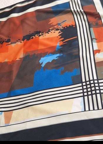 Kadın Çok Renkli Modern Desenli Fular - Görsel 3