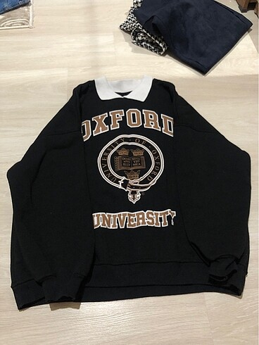 Gömlek yakalı sweatshirt