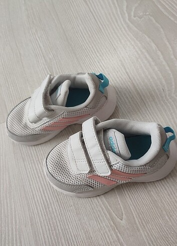 22 Beden Adidas kız bebek spor ayakkabı