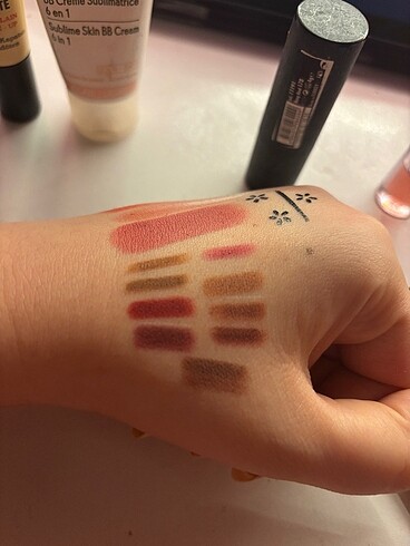 Karışık makyaj malzemeleri - Görsel 6