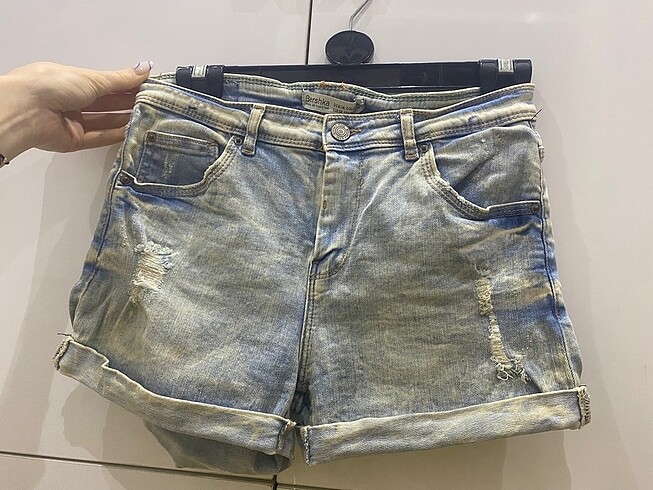 Bershka eskitme desen şort