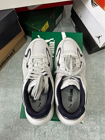 44 Beden beyaz Renk Puma Spor Ayakkabı
