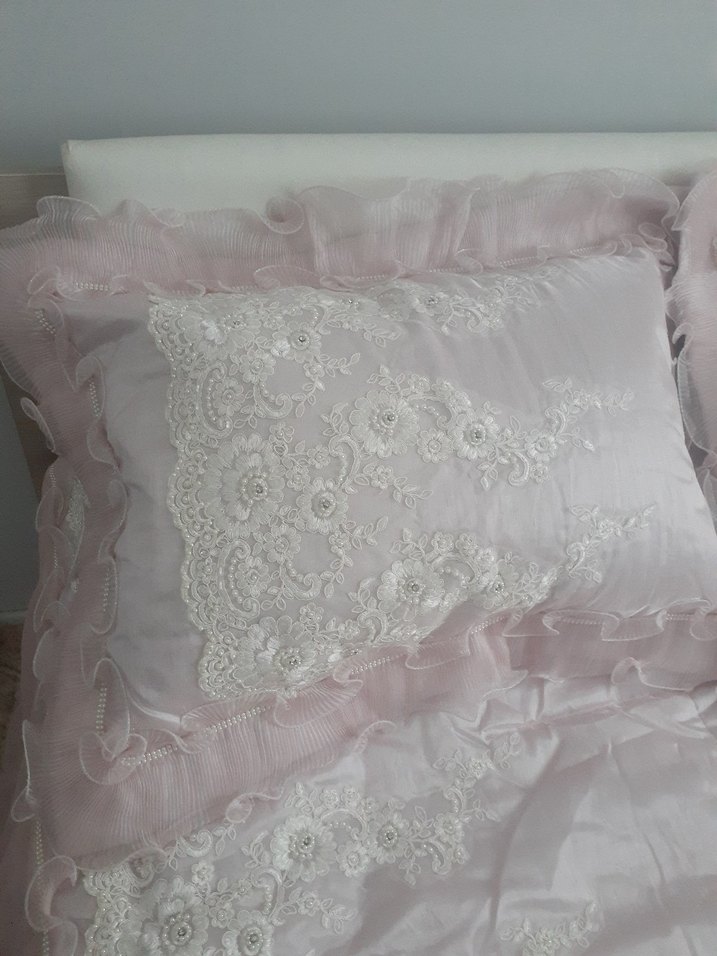 Nakışlı Pembe Yatak Örtüsü - Görsel 3
