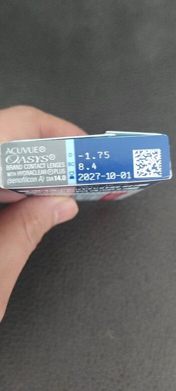 Diğer Acuvue lens 1.75 2027 son kullanım 2027 kasım içinde 4 adet vard