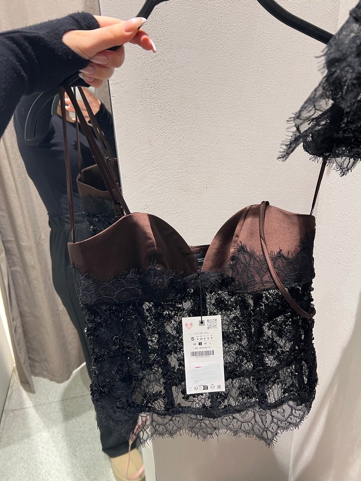 Zara Dantel Detaylı Crop - Görsel 3