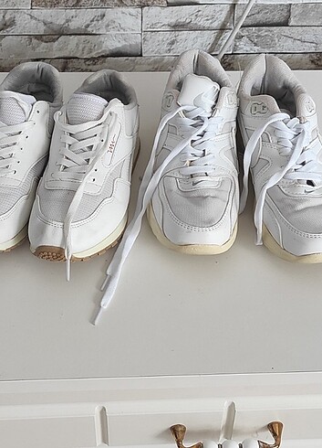 36 Beden beyaz Renk İkisinde otuzalti numra az kullnlms. Airmax ayakkbi