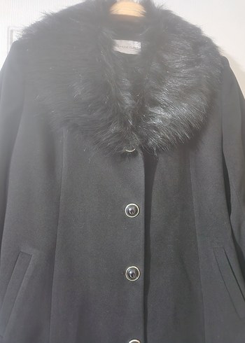 Siyah Kürklü Yaka Detaylı Kaban - Görsel 4