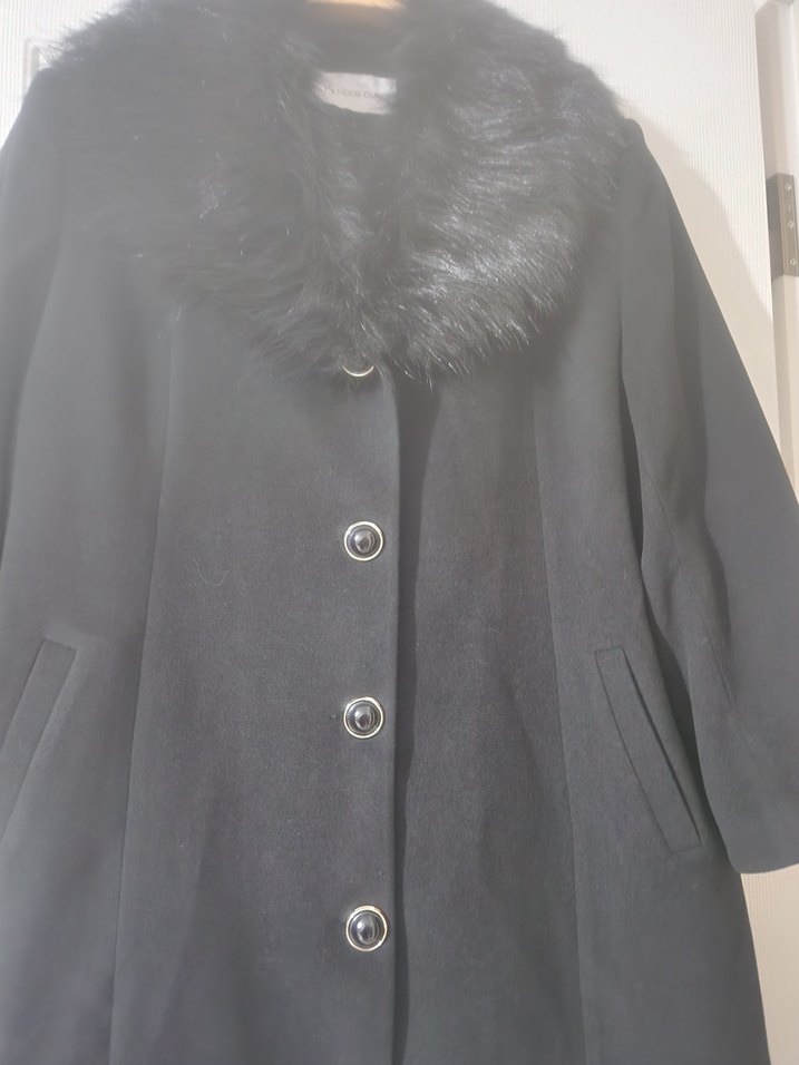 Siyah Kürklü Yaka Detaylı Kaban - Görsel 5